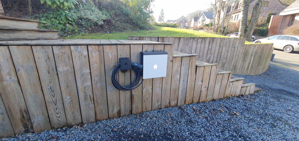 Installation de borne de recharge électrique à domicile – SCH Technics