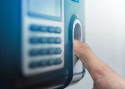 Lecture d’empreinte digitale sur un dispositif de contrôle d’accès sécurisé